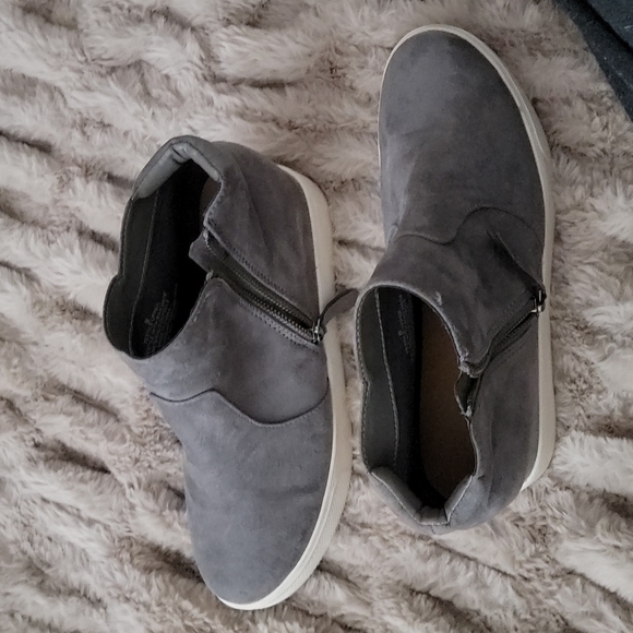 Booties - Picture 4 of 6